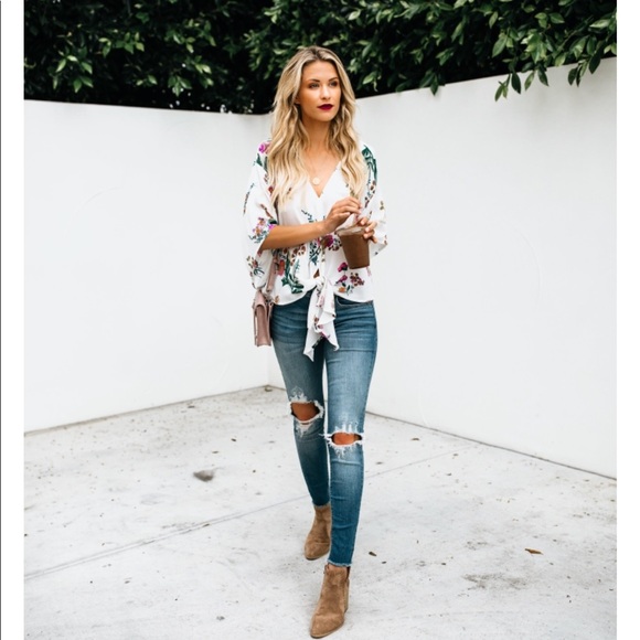 RESTOCK! Beautiful floral Tie Kimono Blouse - Picture 6 of 8